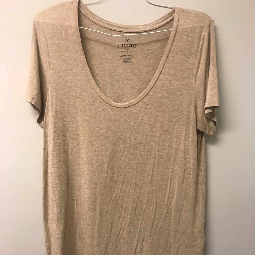Tan American Eagle tee!